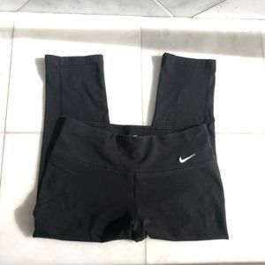Nike capri cropped leggings